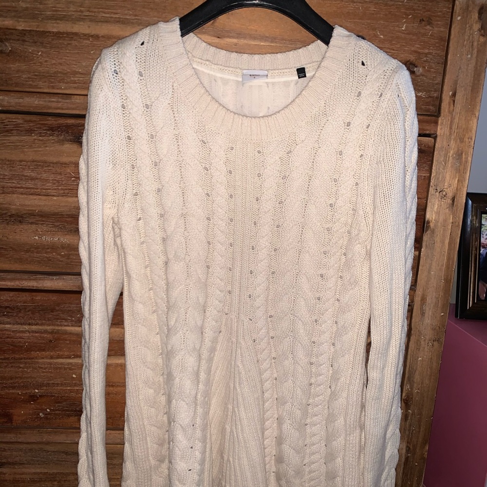 Casual yet sassy ivory sweater